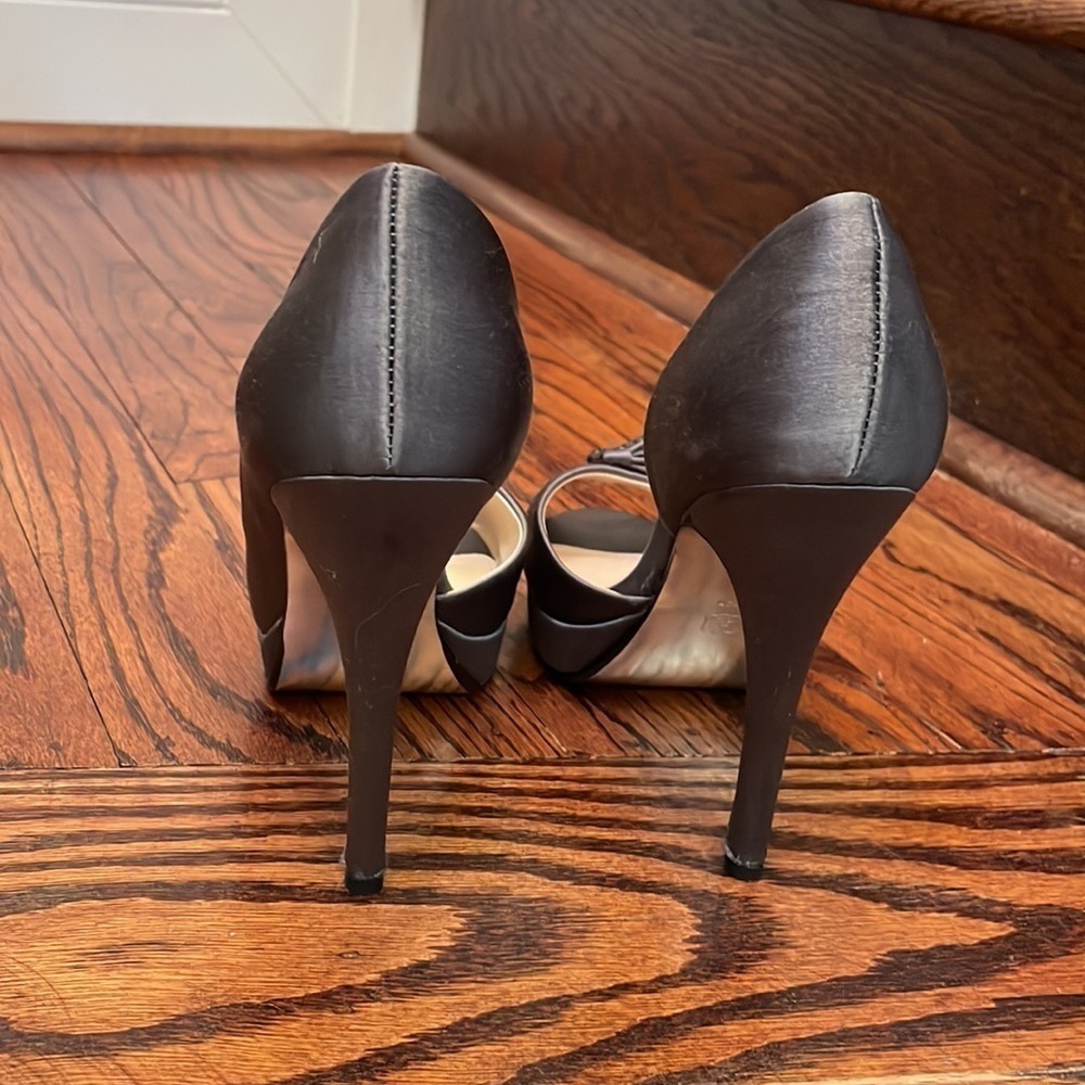 Pumps - Picture 3 of 4